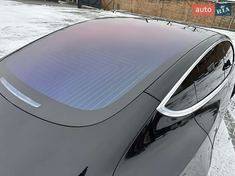 Седан Tesla Model 3 2018 в Ровно