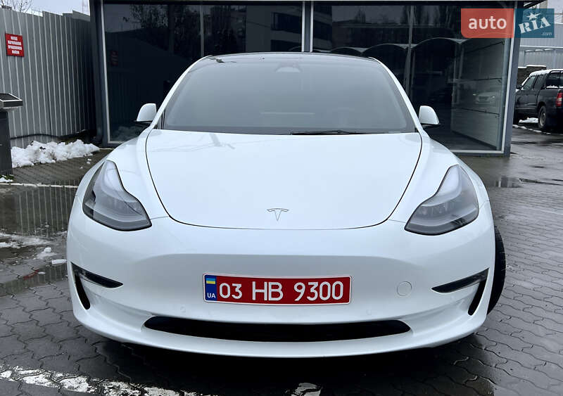 Седан Tesla Model 3 2022 в Луцке