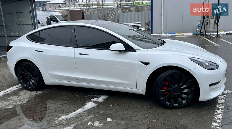 Седан Tesla Model 3 2022 в Луцке