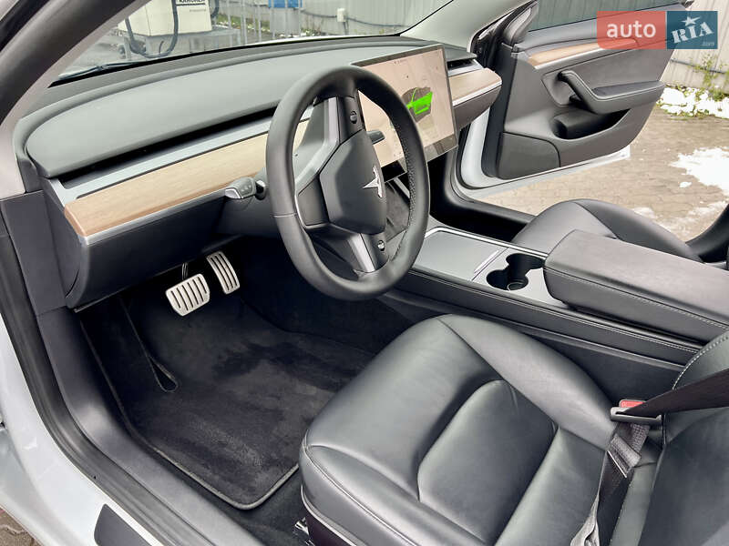 Седан Tesla Model 3 2022 в Луцке