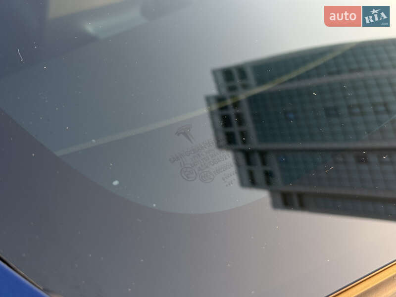 Седан Tesla Model 3 2019 в Одесі