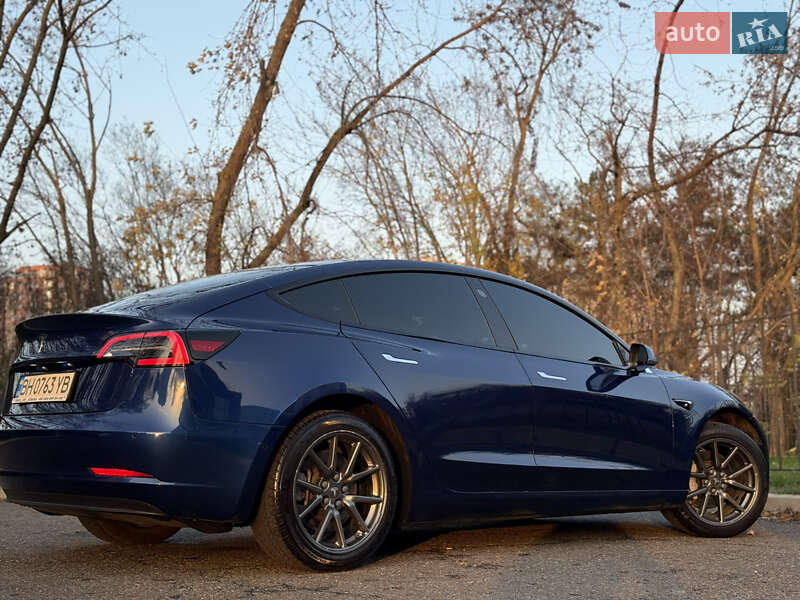 Седан Tesla Model 3 2019 в Одесі