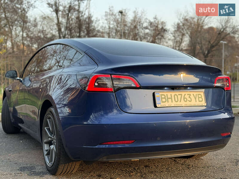 Седан Tesla Model 3 2019 в Одесі