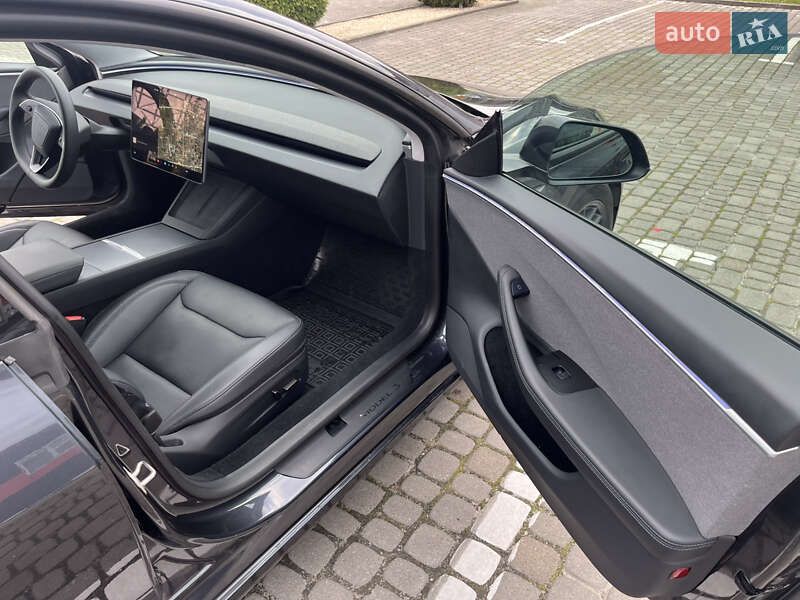 Седан Tesla Model 3 2024 в Львові