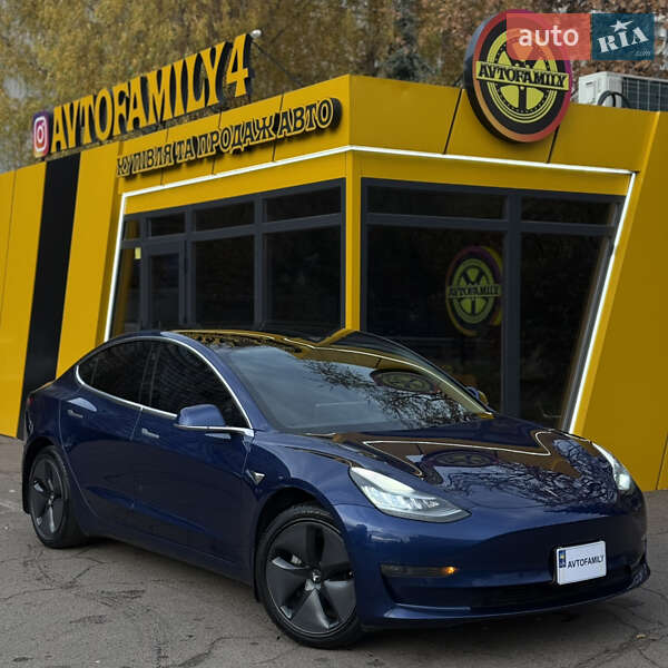 Седан Tesla Model 3 2019 в Киеве