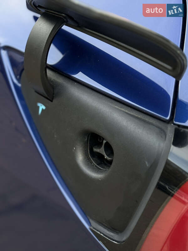 Седан Tesla Model 3 2019 в Киеве