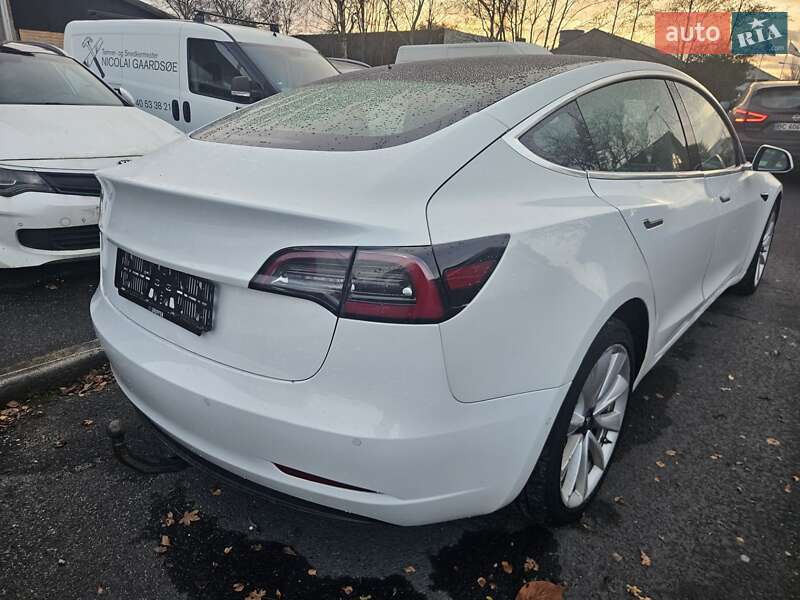 Седан Tesla Model 3 2020 в Житомирі