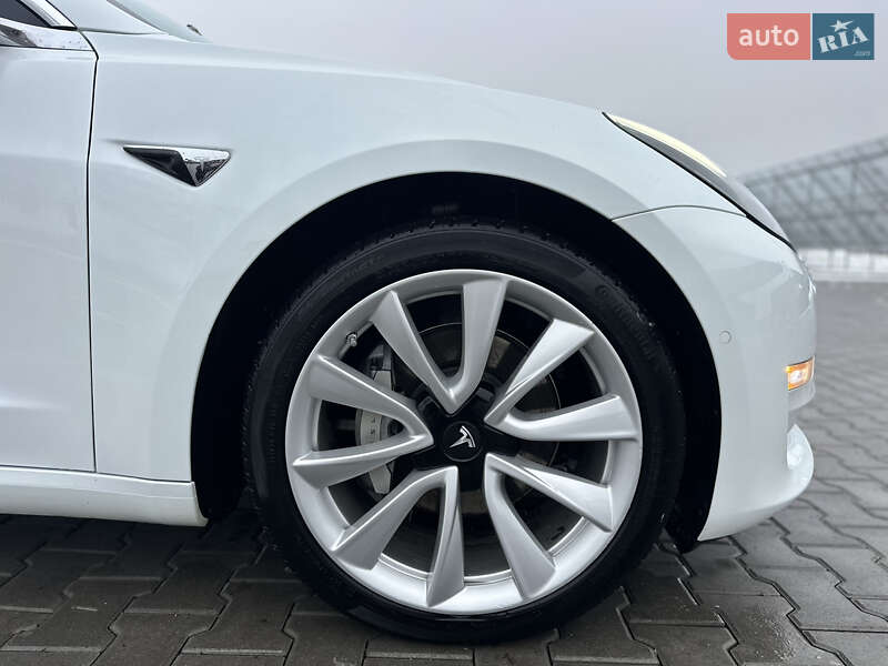 Седан Tesla Model 3 2018 в Владимире