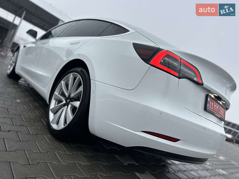 Седан Tesla Model 3 2018 в Владимире