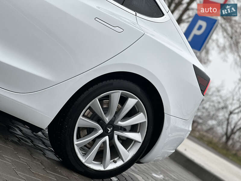 Седан Tesla Model 3 2018 в Владимире