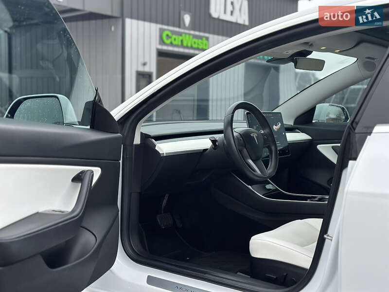 Седан Tesla Model 3 2018 в Владимире