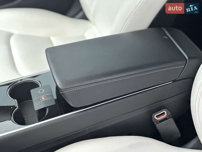 Седан Tesla Model 3 2018 в Владимире