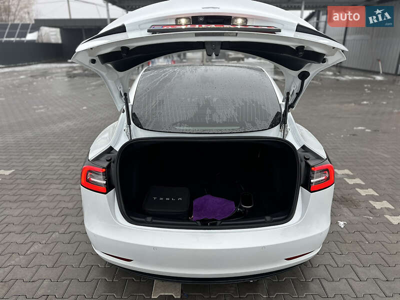 Седан Tesla Model 3 2018 в Владимире