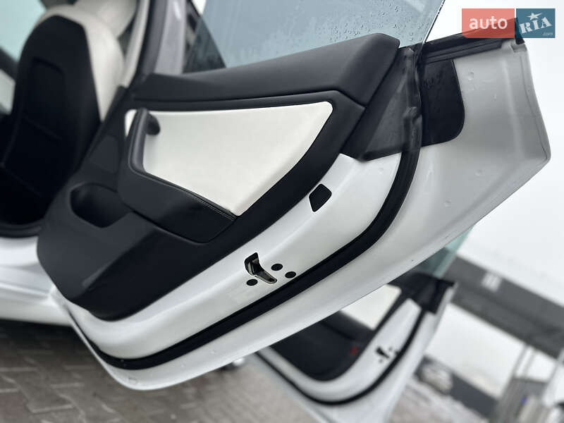 Седан Tesla Model 3 2018 в Владимире