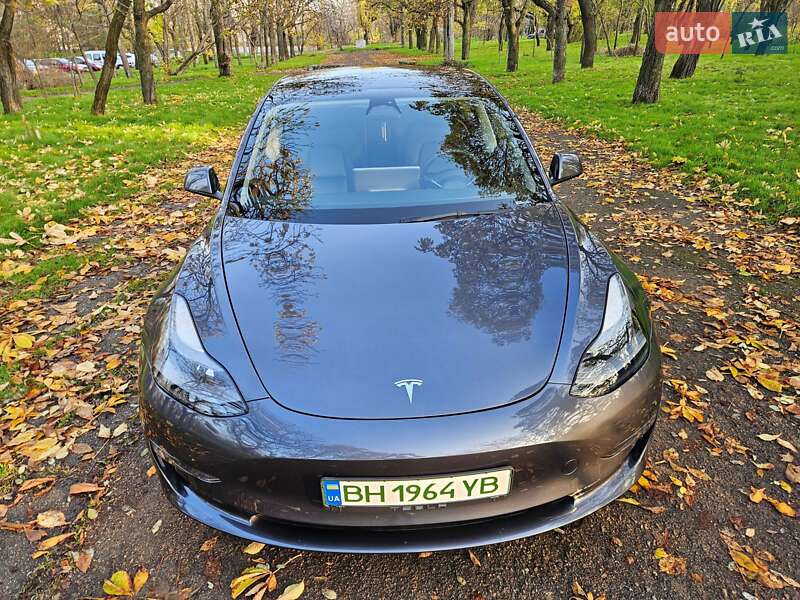 Седан Tesla Model 3 2023 в Одесі
