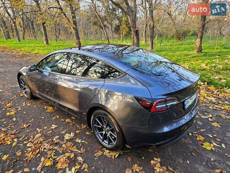 Седан Tesla Model 3 2023 в Одесі