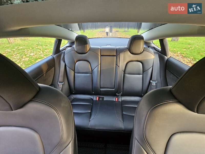Седан Tesla Model 3 2023 в Одесі