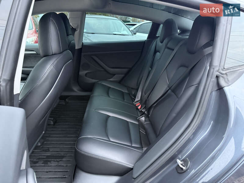 Седан Tesla Model 3 2021 в Полтаві