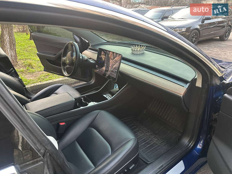 Седан Tesla Model 3 2019 в Полтаве