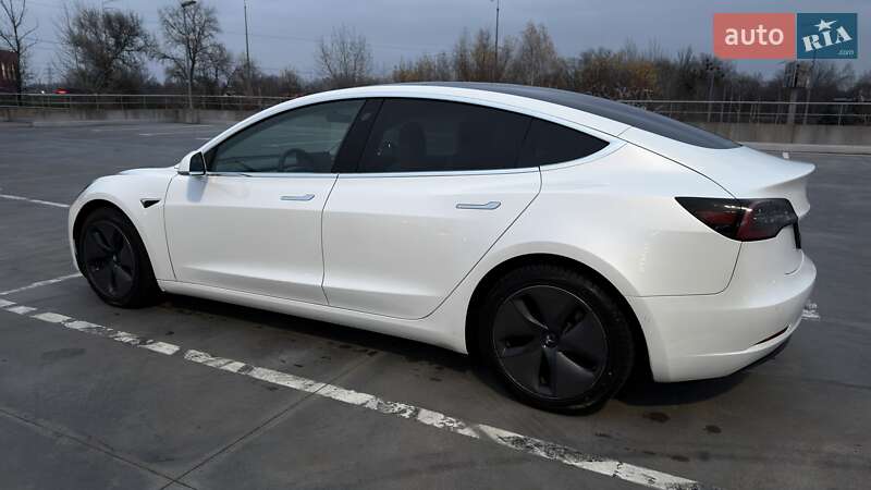 Tesla Model 3 2020