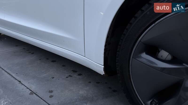 Седан Tesla Model 3 2020 в Києві