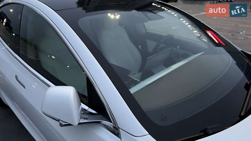 Седан Tesla Model 3 2020 в Києві