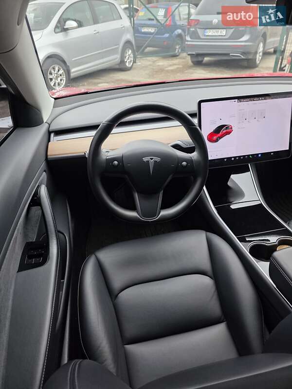 Седан Tesla Model 3 2018 в Запоріжжі
