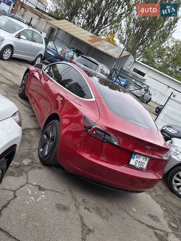 Седан Tesla Model 3 2018 в Запоріжжі