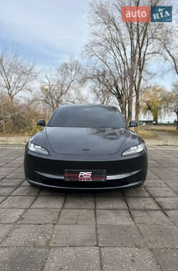 Седан Tesla Model 3 2024 в Запоріжжі