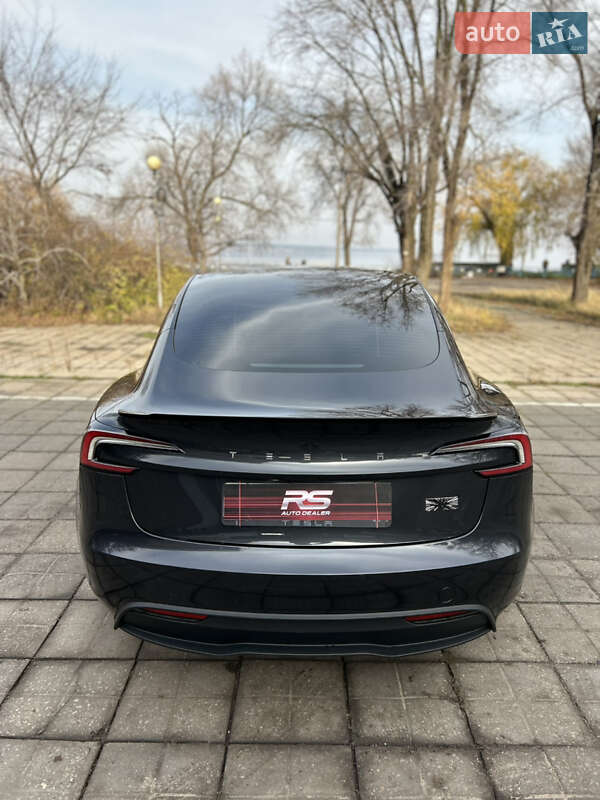 Седан Tesla Model 3 2024 в Запоріжжі