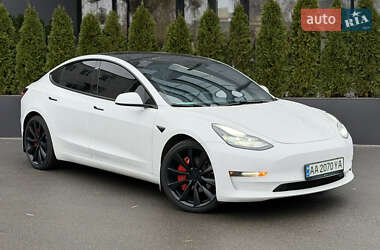 Седан Tesla Model 3 2021 в Киеве
