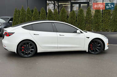 Седан Tesla Model 3 2021 в Киеве