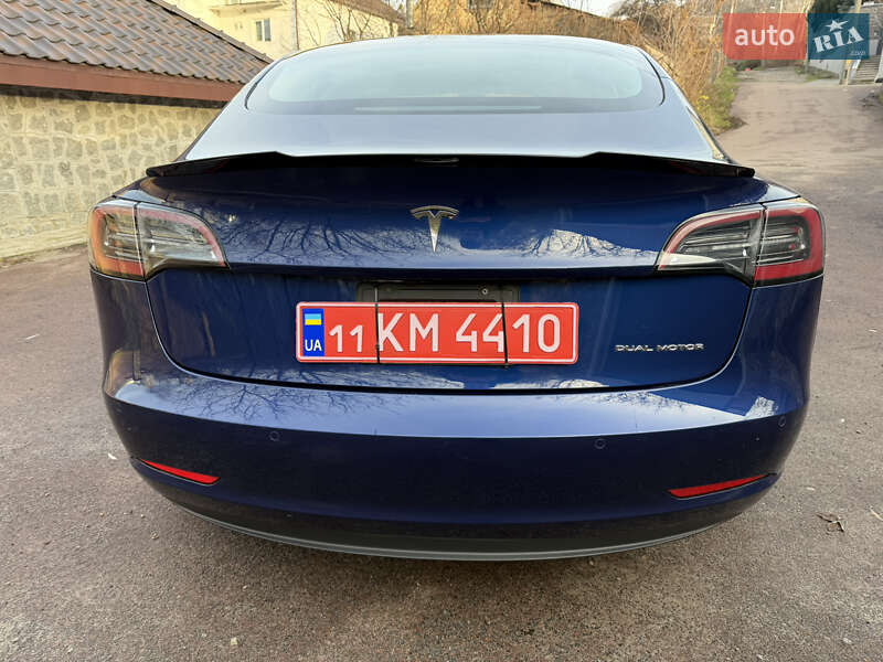 Седан Tesla Model 3 2022 в Киеве