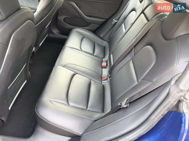 Седан Tesla Model 3 2022 в Киеве