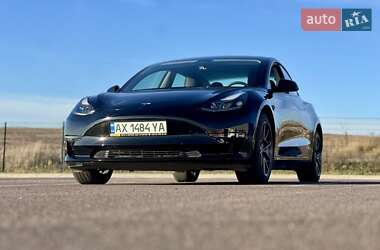 Седан Tesla Model 3 2022 в Ровно