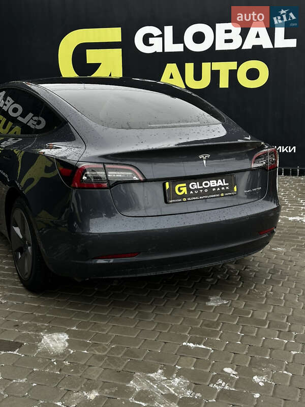 Седан Tesla Model 3 2022 в Львове