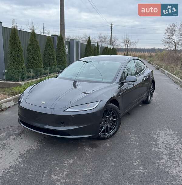 Седан Tesla Model 3 2025 в Києві