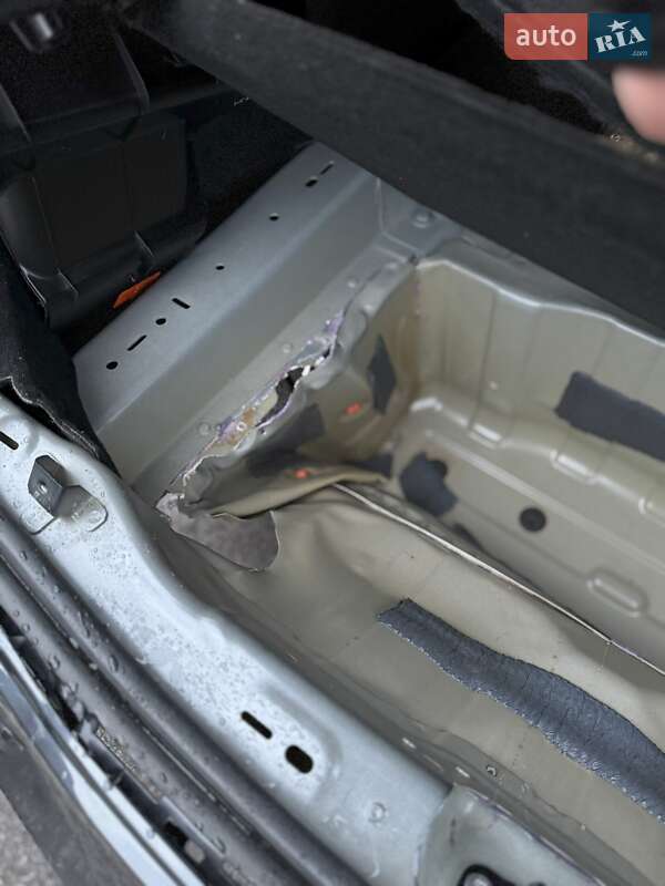 Седан Tesla Model 3 2025 в Києві