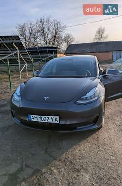 Седан Tesla Model 3 2019 в Полтаві