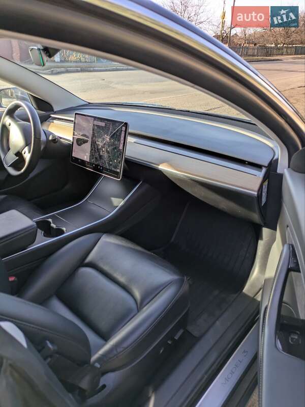 Седан Tesla Model 3 2019 в Полтаві