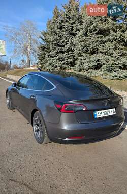 Седан Tesla Model 3 2019 в Полтаві