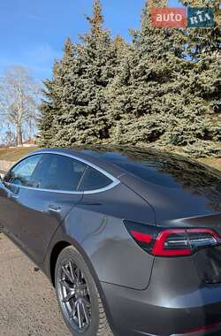 Седан Tesla Model 3 2019 в Полтаві