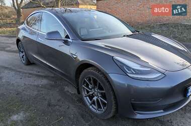 Седан Tesla Model 3 2019 в Полтаві
