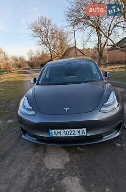 Седан Tesla Model 3 2019 в Полтаві