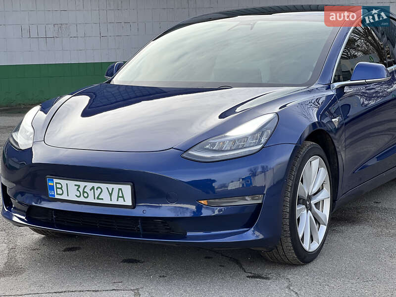 Седан Tesla Model 3 2019 в Киеве