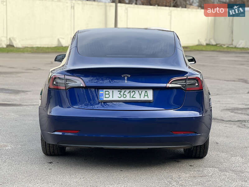 Седан Tesla Model 3 2019 в Киеве