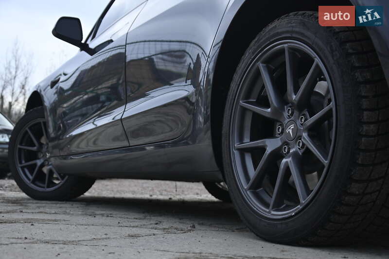 Седан Tesla Model 3 2021 в Бердичеве