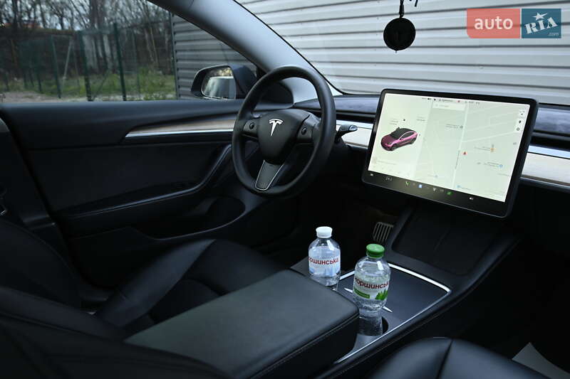 Седан Tesla Model 3 2021 в Бердичеве