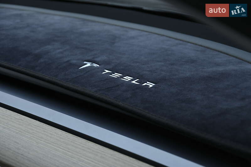 Седан Tesla Model 3 2021 в Бердичеве