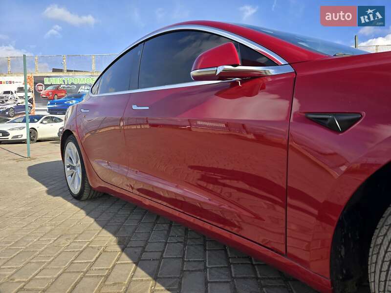 Седан Tesla Model 3 2020 в Одесі